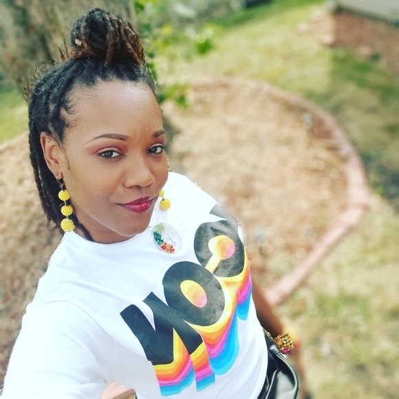 **POSH AMBASSADOR**FAST SELLER/SHIPPER - Picture 2 of 2